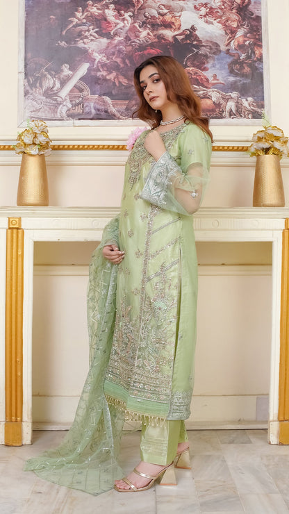 Crystal-Embellished Auraganza Outfit with 4-Sided Net Dupatta