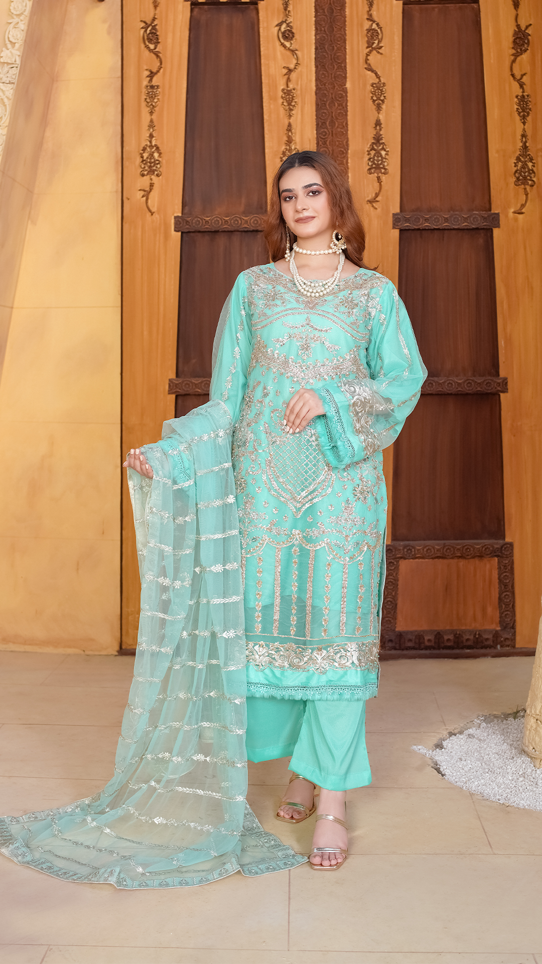 Crystal-Embellished Auraganza Outfit with 4-Sided Net Dupatta